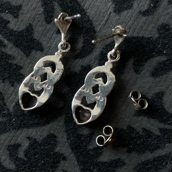 Vintage Art Deco Onyx Heart Marcasite Sterling earrings - Picture 9 of 11